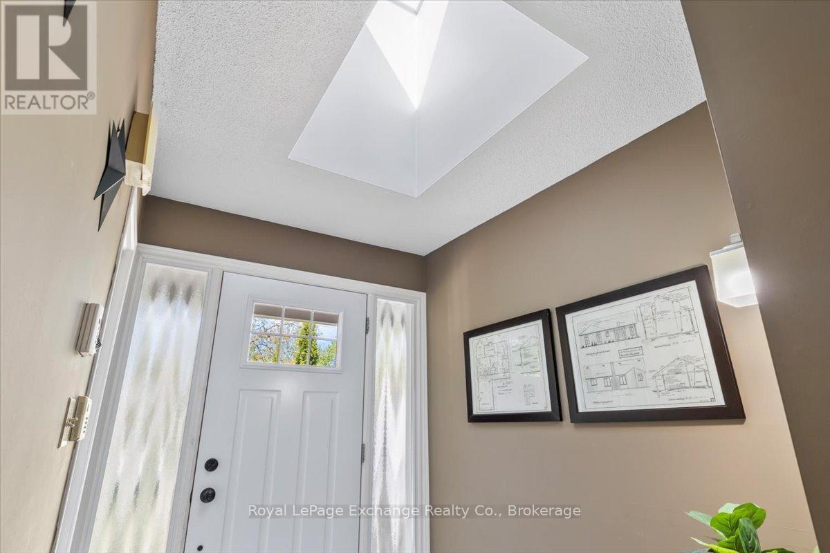 357 Tyendinaga Drive, Saugeen Shores, Ontario  N0H 2L0 - Photo 7 - X12164548