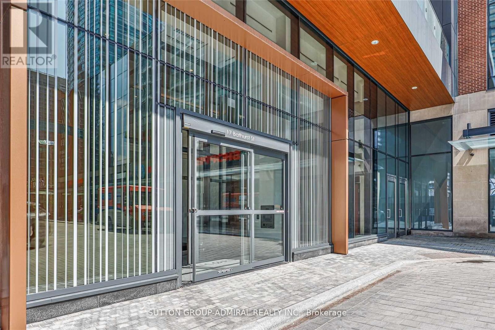 615 - 17 BATHURST STREET, Toronto, Ontario