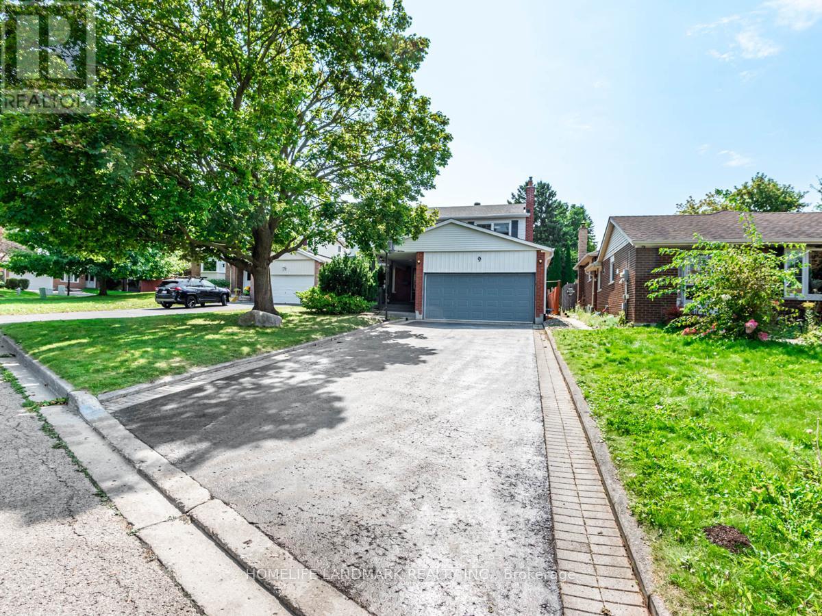 9 Eastman Crescent, Newmarket, Ontario  L3Y 5T9 - Photo 3 - N12164571