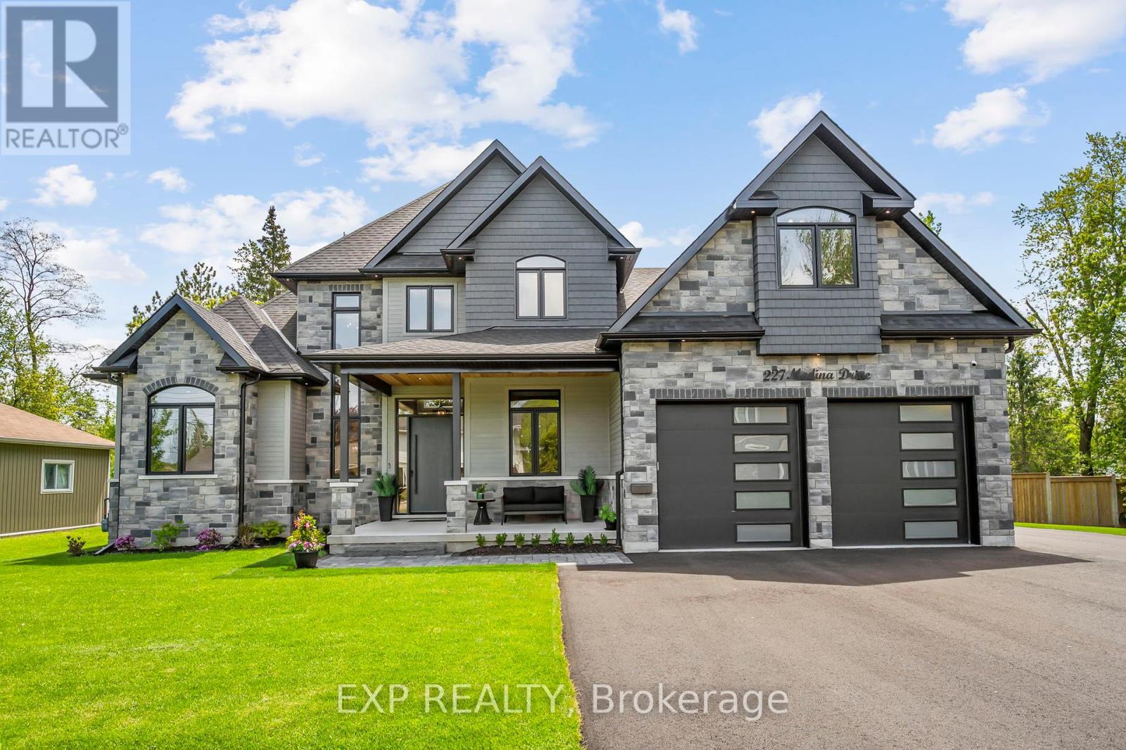 227 MEDINA DRIVE, Georgina, Ontario