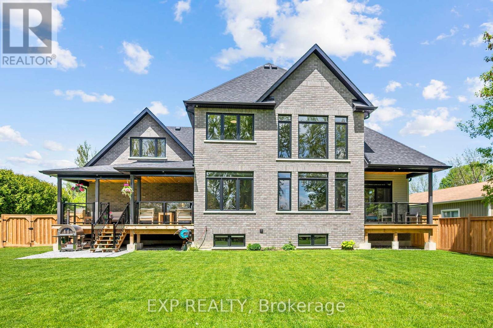 227 Medina Drive, Georgina, Ontario  L4P 1G9 - Photo 2 - N12164576
