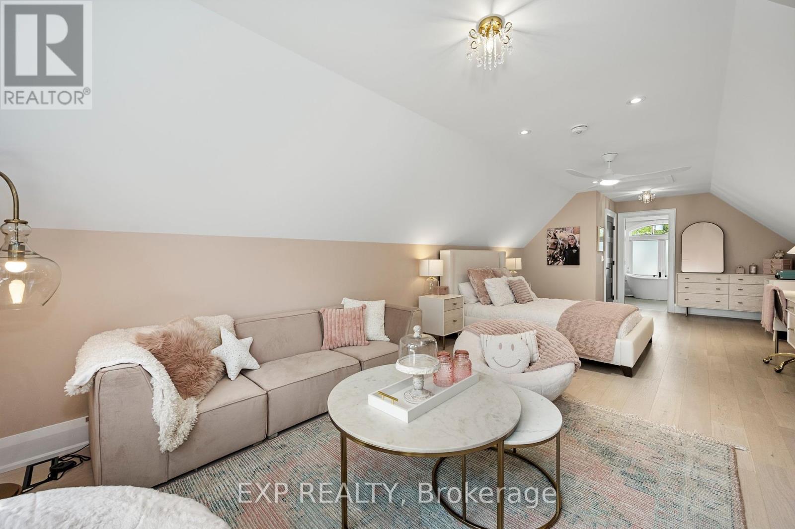 227 Medina Drive, Georgina, Ontario  L4P 1G9 - Photo 24 - N12164576