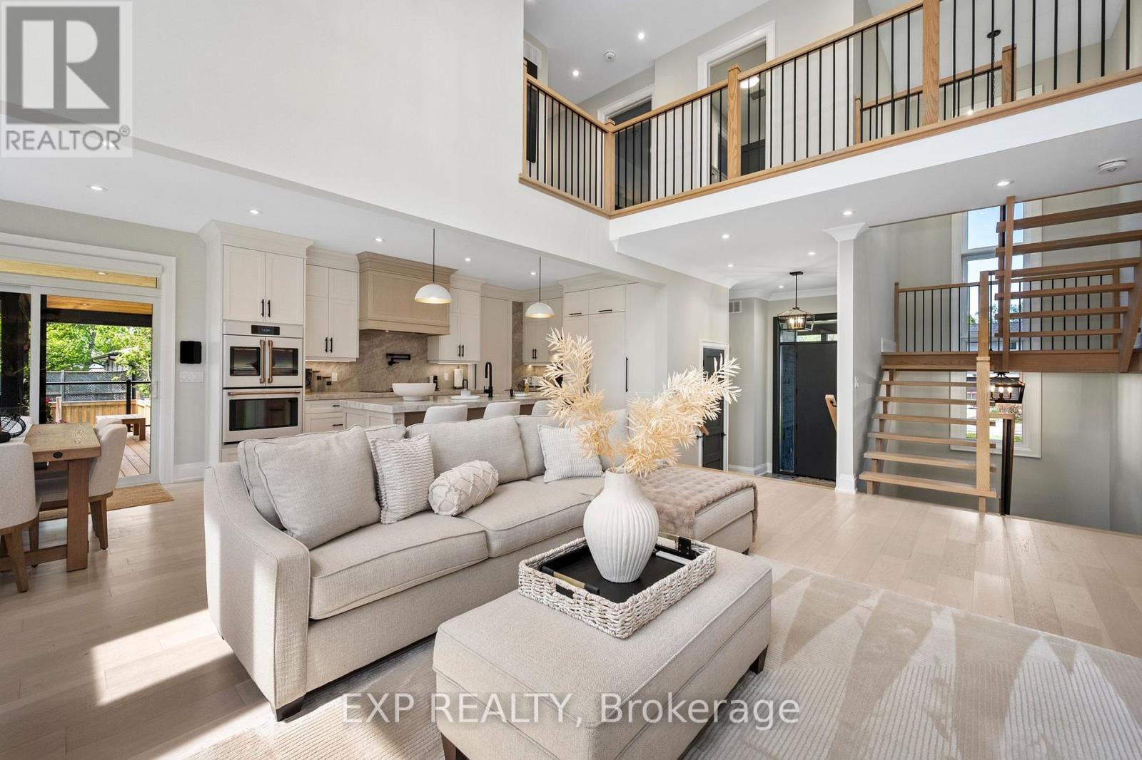 227 Medina Drive, Georgina, Ontario  L4P 1G9 - Photo 8 - N12164576