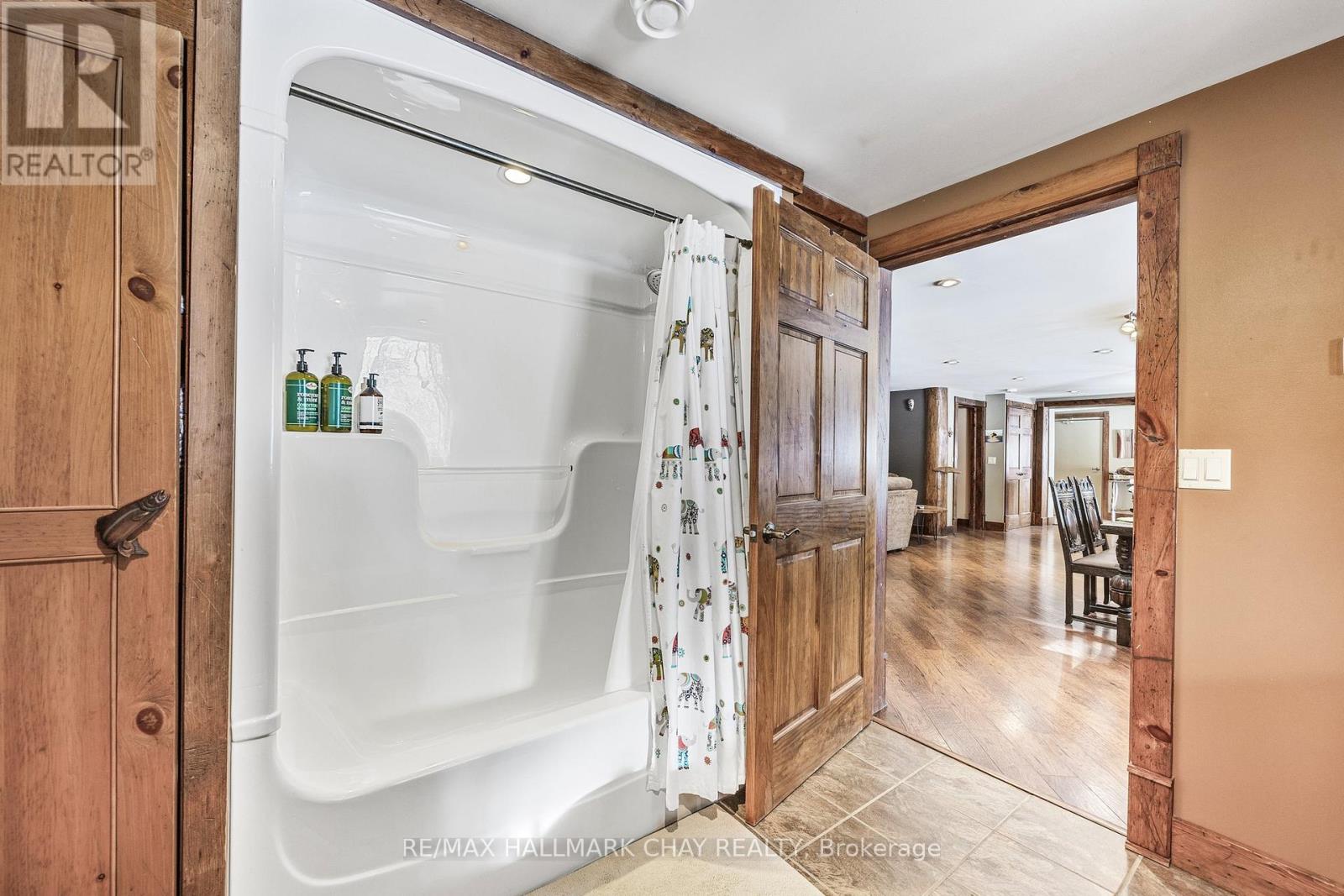 118 Highland Drive, Oro-Medonte, Ontario  L0L 2L0 - Photo 15 - S12164539