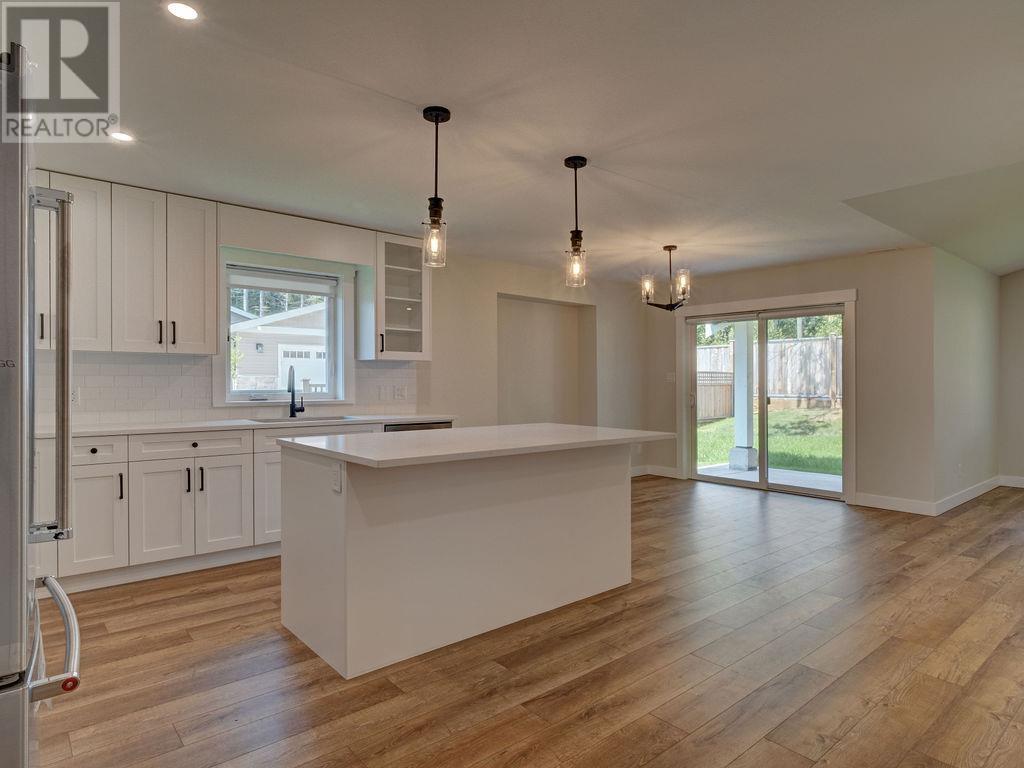 1084 Celia Crescent, Gibsons, British Columbia  V0N 1V7 - Photo 11 - R2953276