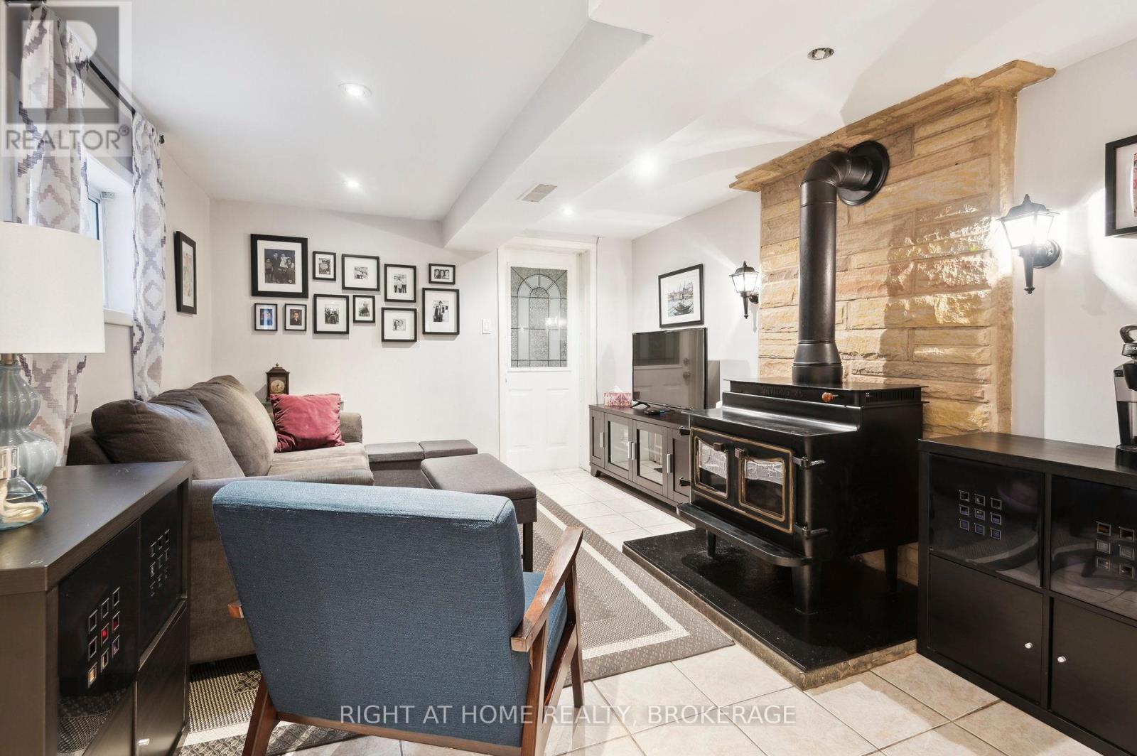 812 Gladstone Avenue, Toronto, Ontario  M6H 3J6 - Photo 39 - W12164543