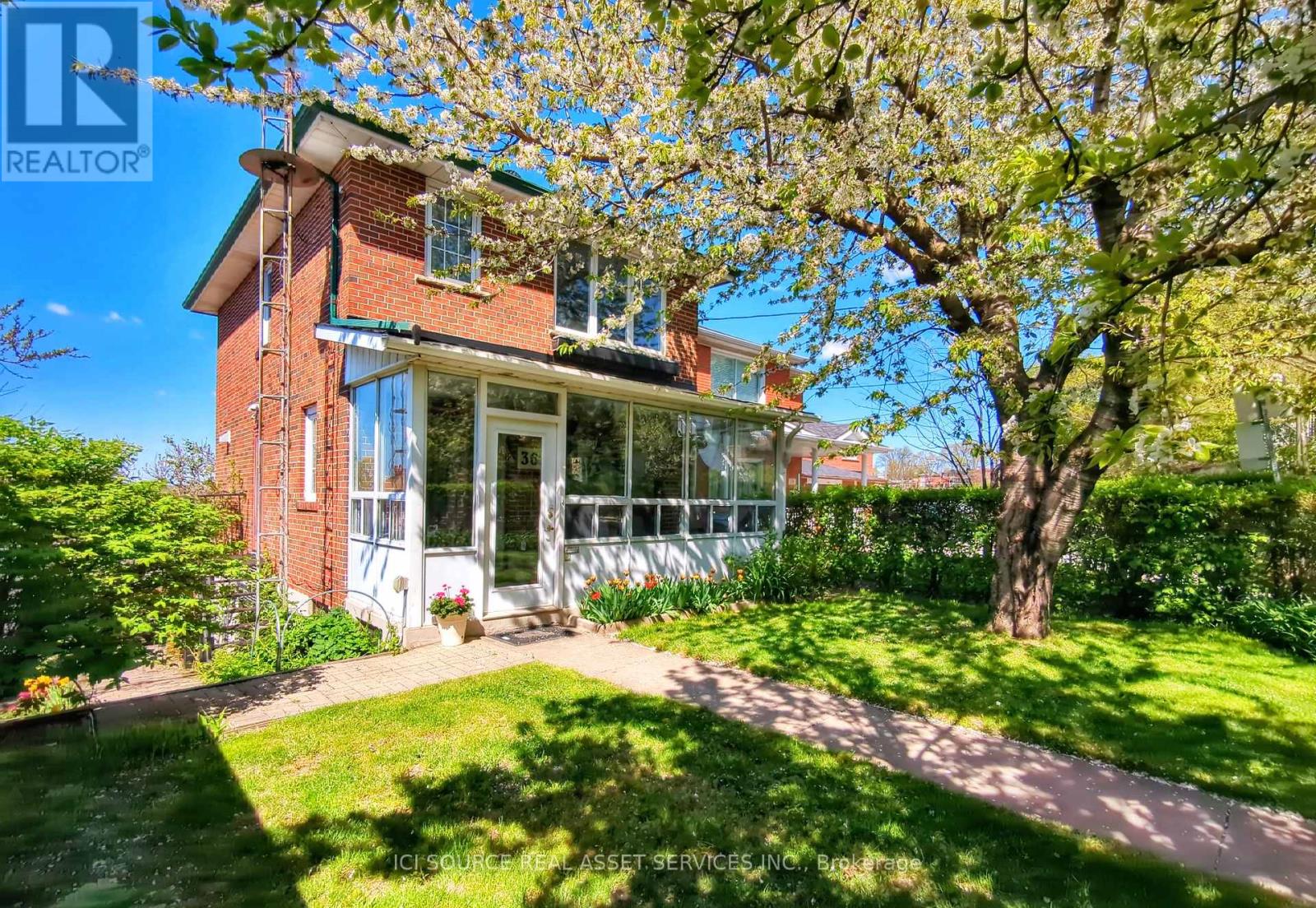 362 SILVERTHORN AVENUE, Toronto, Ontario