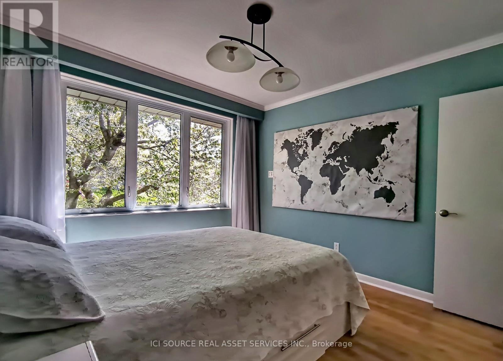 362 Silverthorn Avenue, Toronto, Ontario  M6M 3G8 - Photo 14 - W12164555