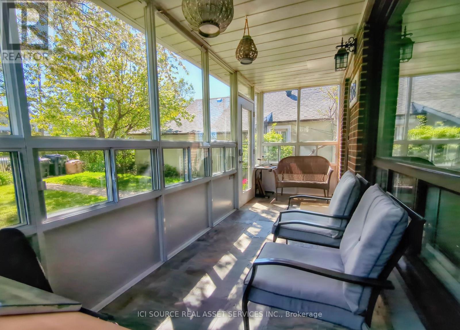 362 Silverthorn Avenue, Toronto, Ontario  M6M 3G8 - Photo 3 - W12164555