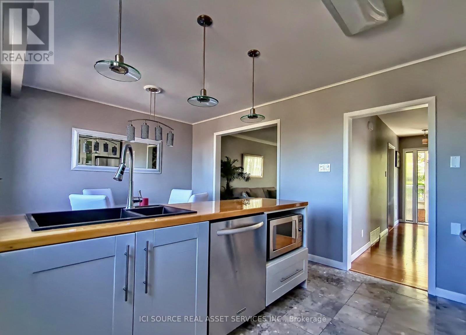 362 Silverthorn Avenue, Toronto, Ontario  M6M 3G8 - Photo 8 - W12164555