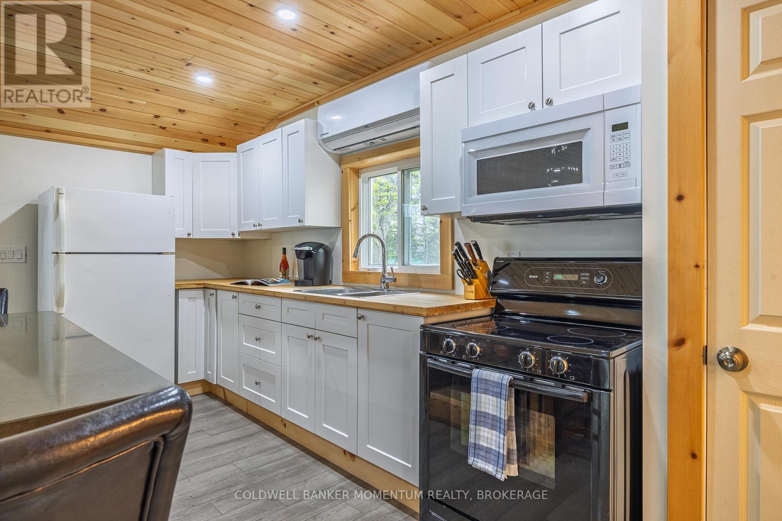 12221 Lakeshore Road, Wainfleet (Lakeshore), Ontario  L0S 1V0 - Photo 24 - X12164595