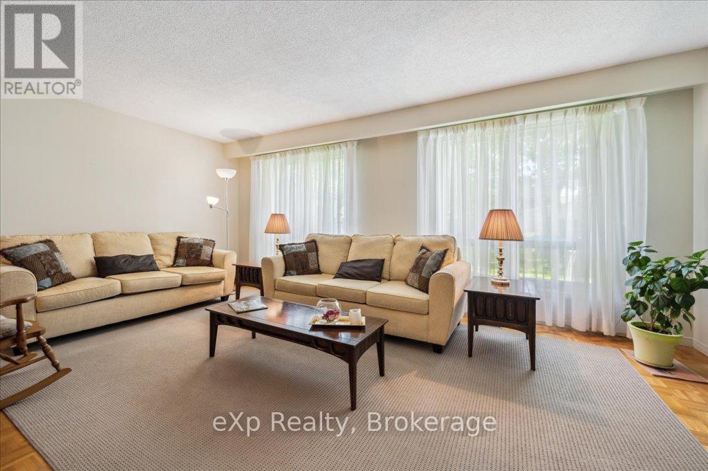 133 Ingleside Drive, Kitchener, Ontario  N2M 2G9 - Photo 4 - X12164580