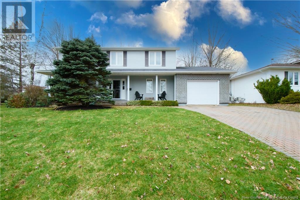 Property at 54 Country Club Road image 1