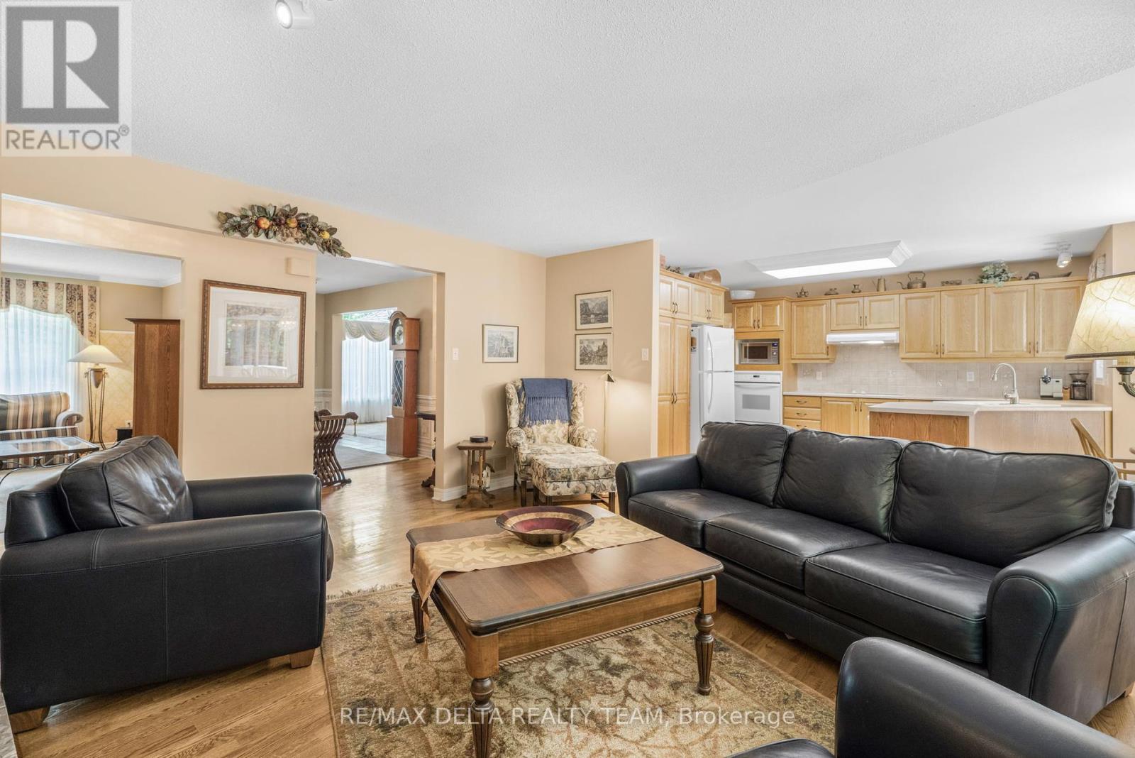 6316 Elkwood Drive, Ottawa, Ontario  K4P 1N1 - Photo 17 - X12164585