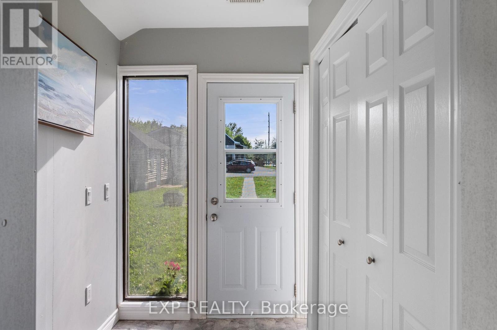 1597 Metro Road N, Georgina, Ontario  L0E 1S0 - Photo 5 - N12164601