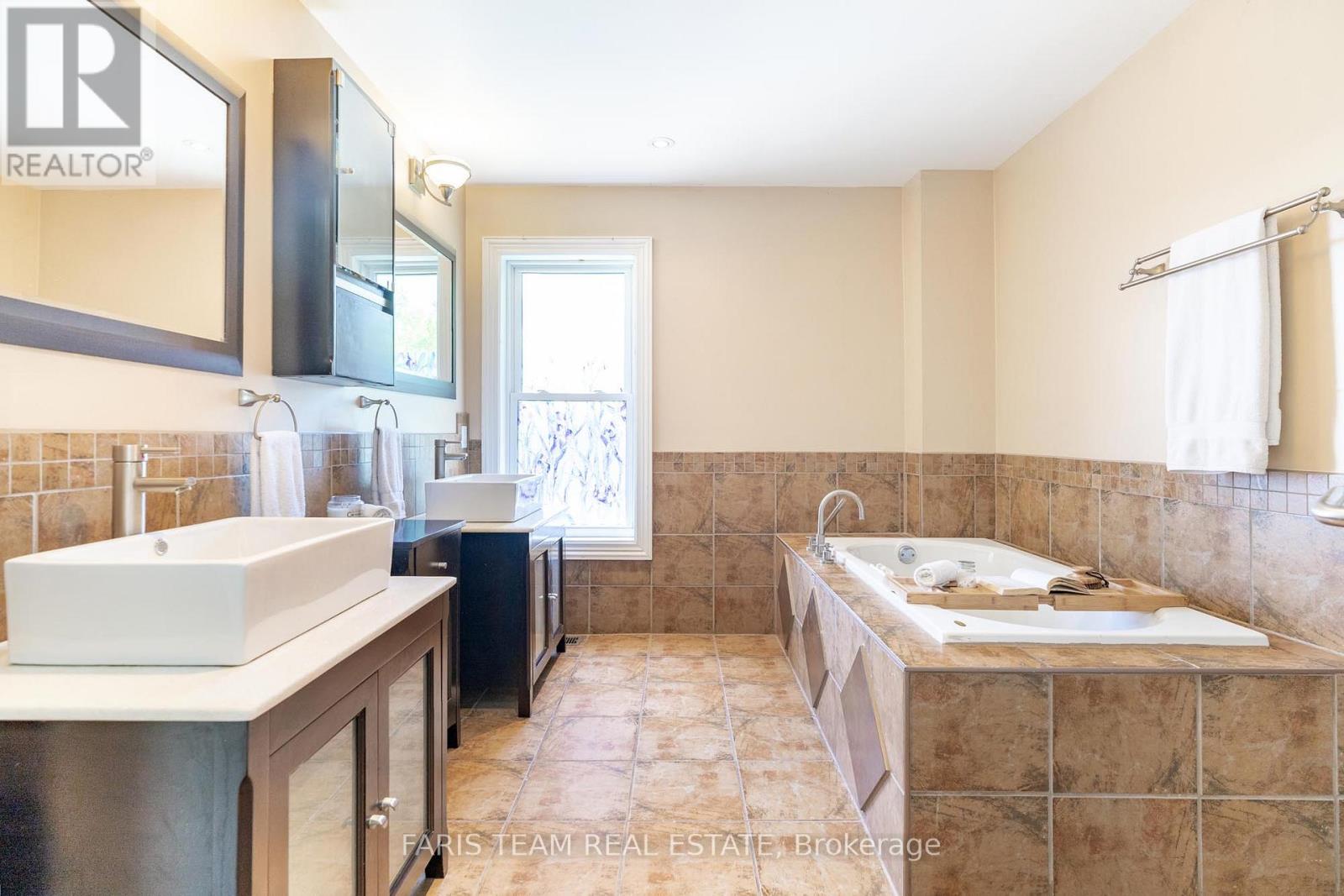1078 Harbourview Drive, Midland, Ontario  L4R 5J4 - Photo 22 - S12164596