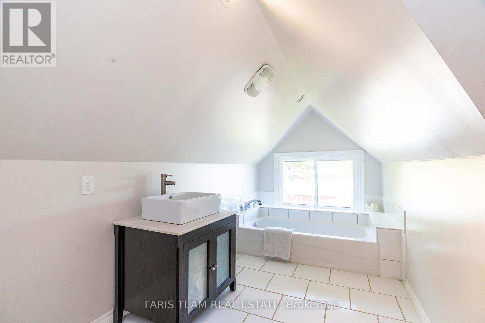 1078 Harbourview Drive, Midland, Ontario  L4R 5J4 - Photo 29 - S12164596