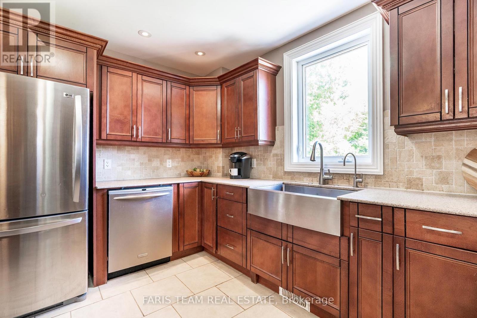 1078 Harbourview Drive, Midland, Ontario  L4R 5J4 - Photo 8 - S12164596