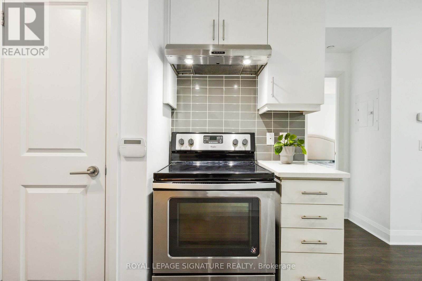 412 - 17 Zorra Street, Toronto, Ontario  M8Z 0C8 - Photo 5 - W12164582