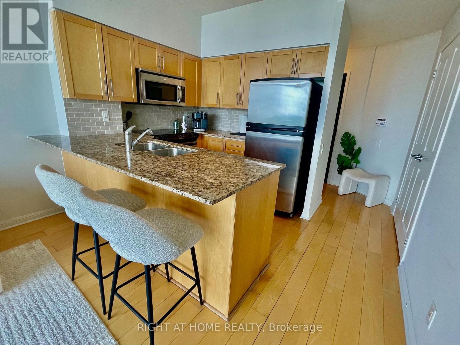 2303 - 15 Windermere Avenue, Toronto, Ontario  M6S 5A2 - Photo 3 - W12164603