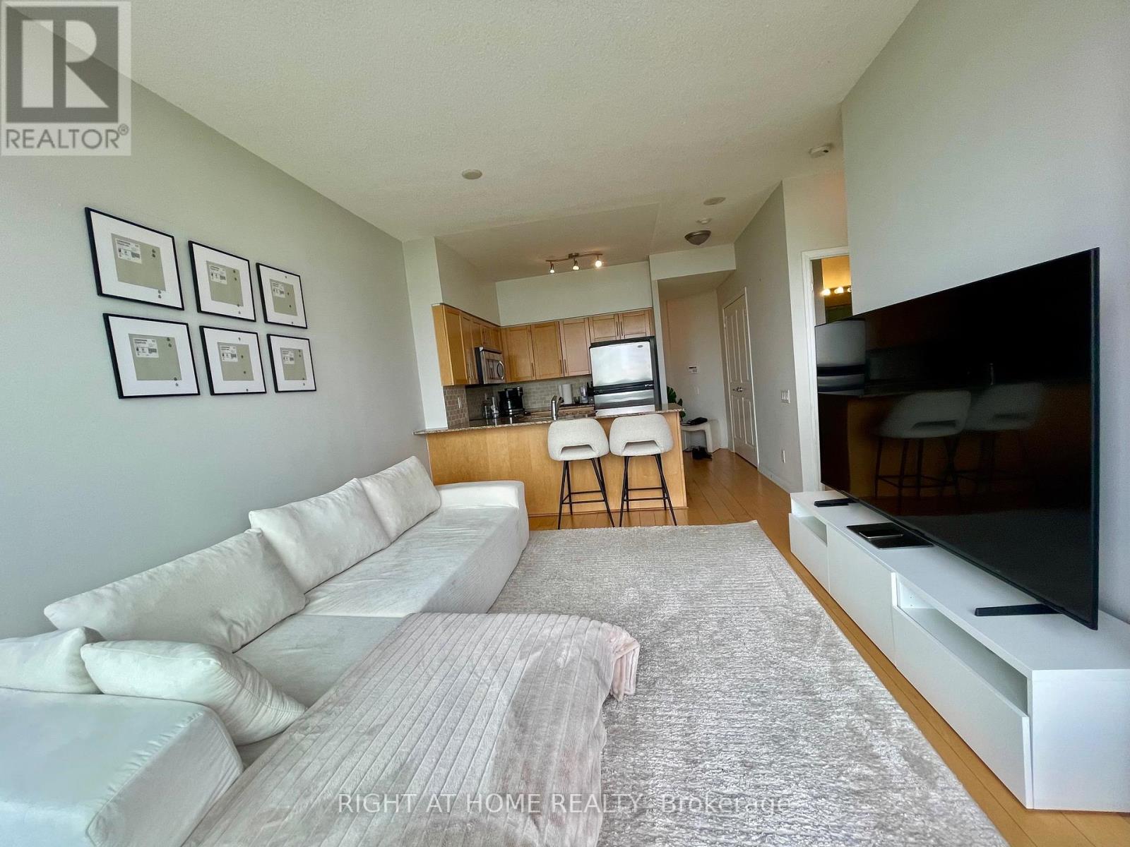 2303 - 15 Windermere Avenue, Toronto, Ontario  M6S 5A2 - Photo 5 - W12164603