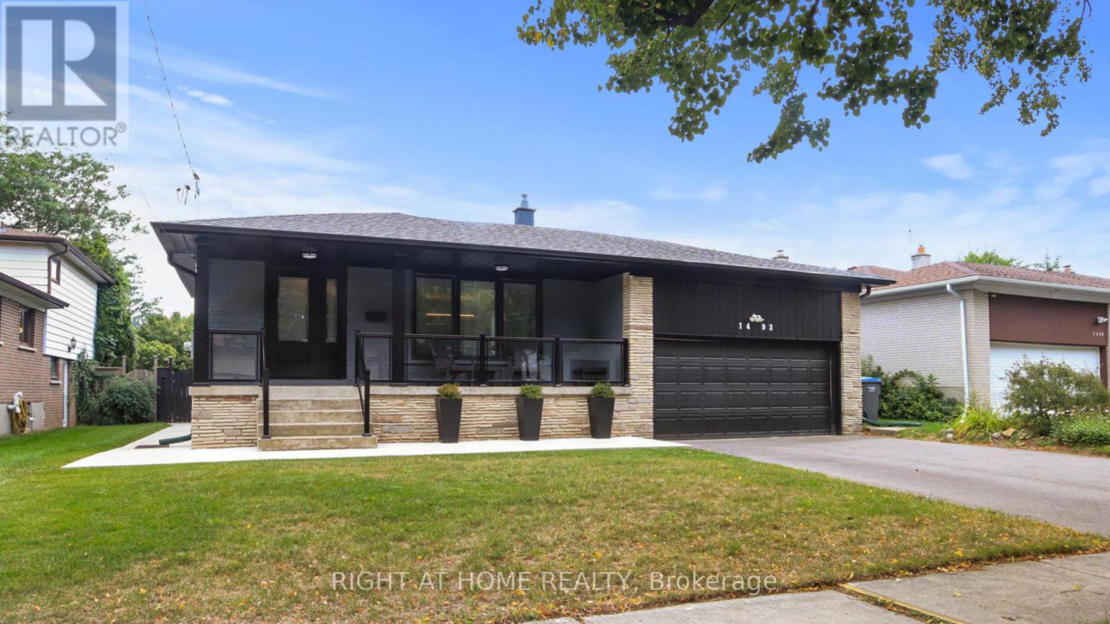 1492 Agnew Road, Mississauga, Ontario  L5J 3G9 - Photo 2 - W12164604