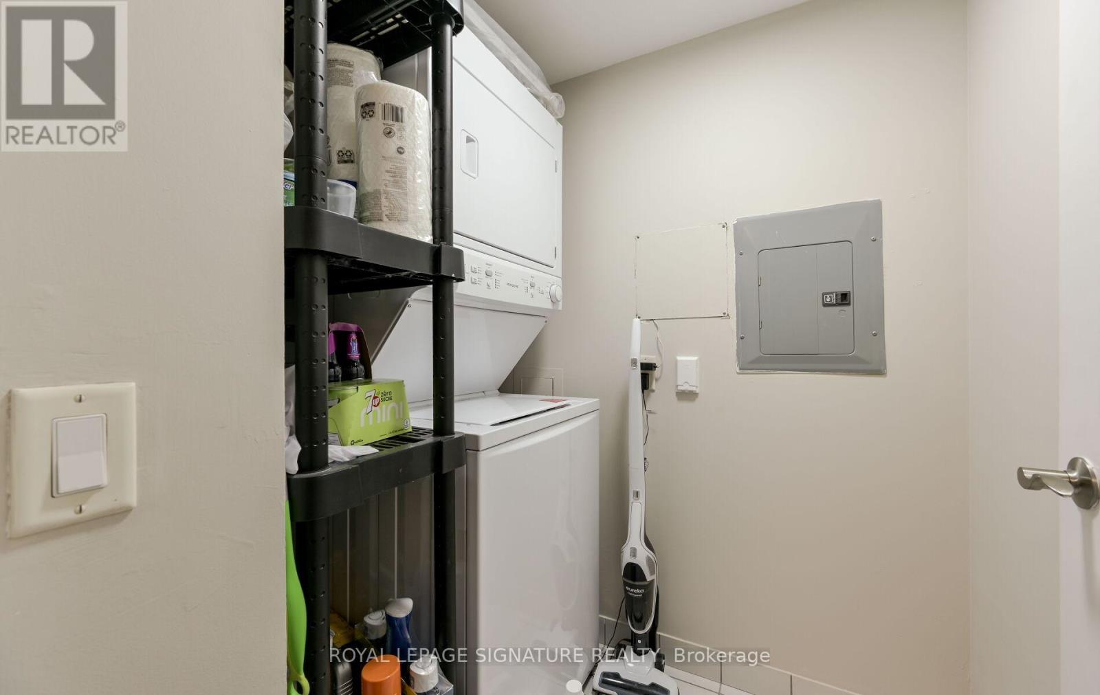 1126 - 25 Kingsbridge Garden Circle, Mississauga, Ontario  L5R 4B1 - Photo 39 - W12158466