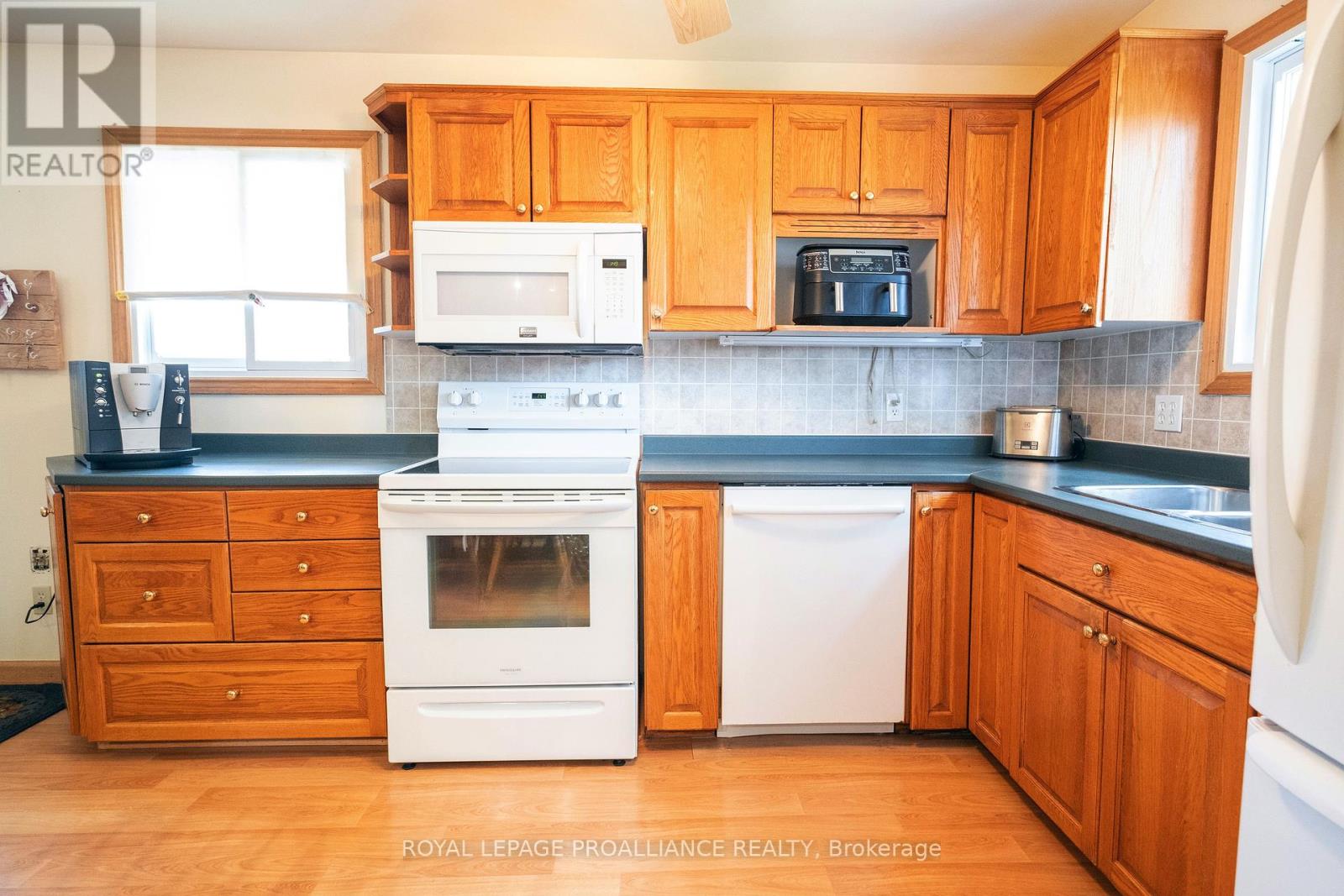 146 Albert Street, Belleville, Ontario  K8N 3N4 - Photo 10 - X12164621
