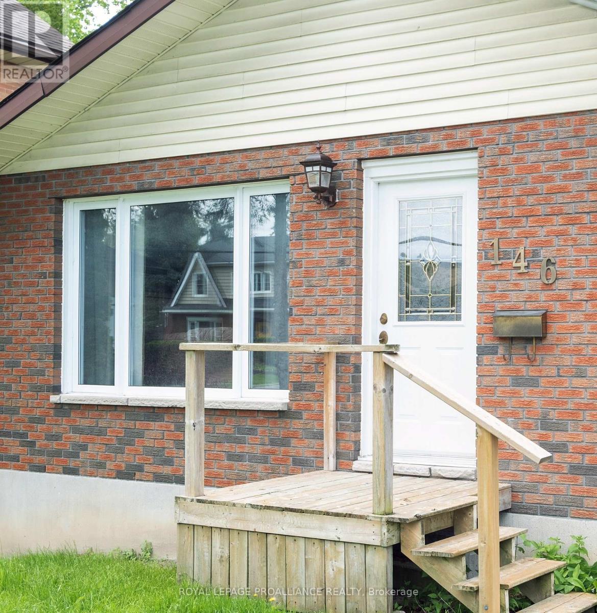146 Albert Street, Belleville, Ontario  K8N 3N4 - Photo 3 - X12164621
