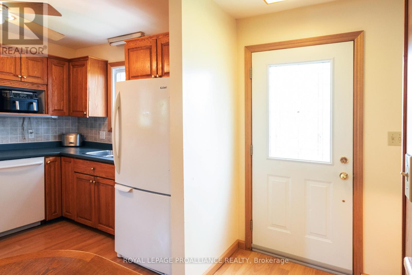 146 Albert Street, Belleville, Ontario  K8N 3N4 - Photo 5 - X12164621