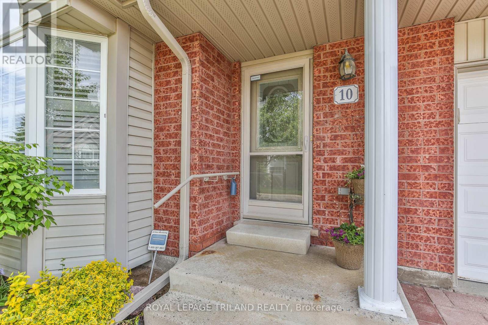 10 - 1555 Highbury Avenue N, London East, Ontario  N5Y 5R2 - Photo 4 - X12164677
