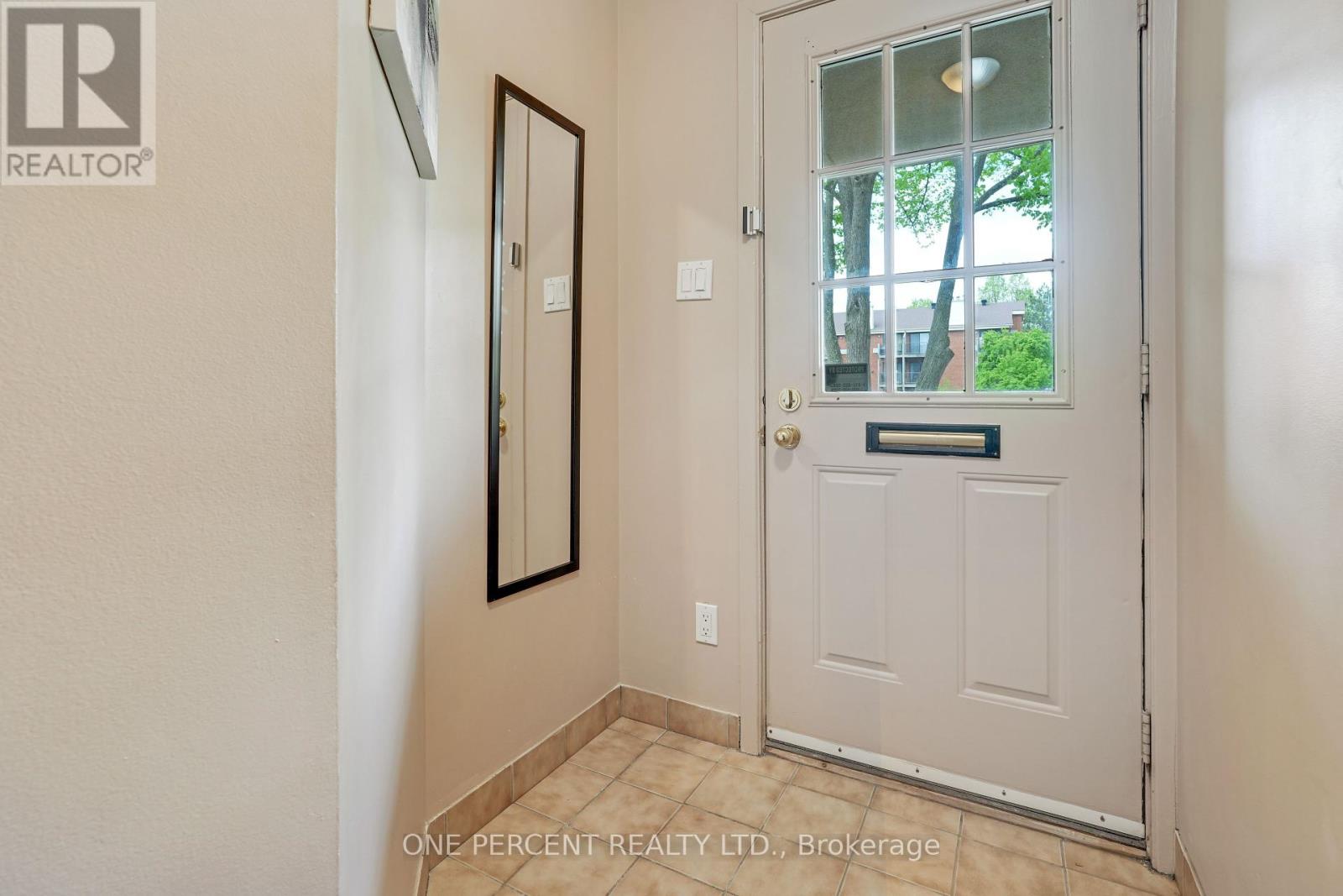 63 - 195 Alvin Road, Ottawa, Ontario  K1K 2T9 - Photo 4 - X12164615
