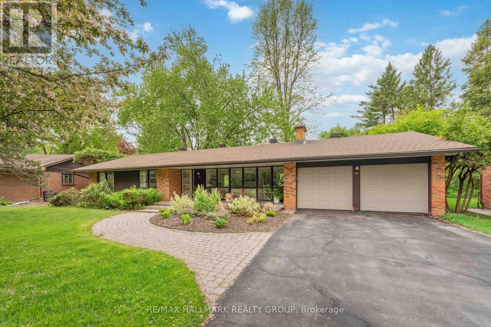 54 LISMER CRESCENT, Ottawa, Ontario