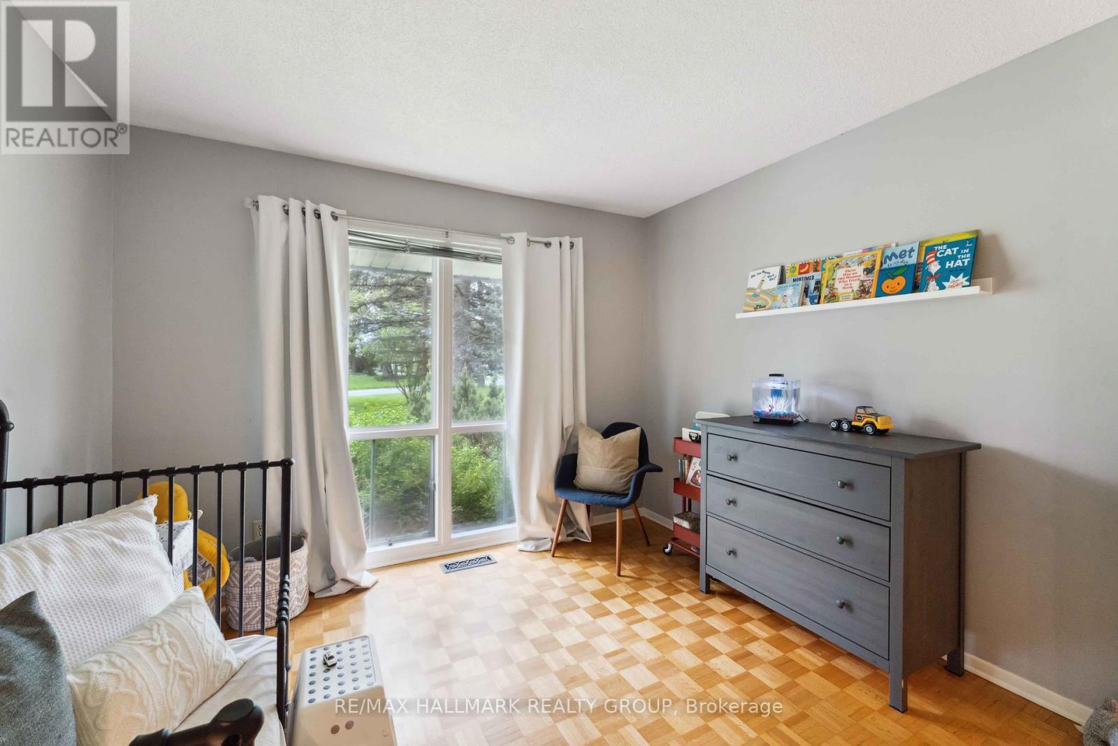 54 Lismer Crescent, Ottawa, Ontario  K2K 1A2 - Photo 18 - X12164633