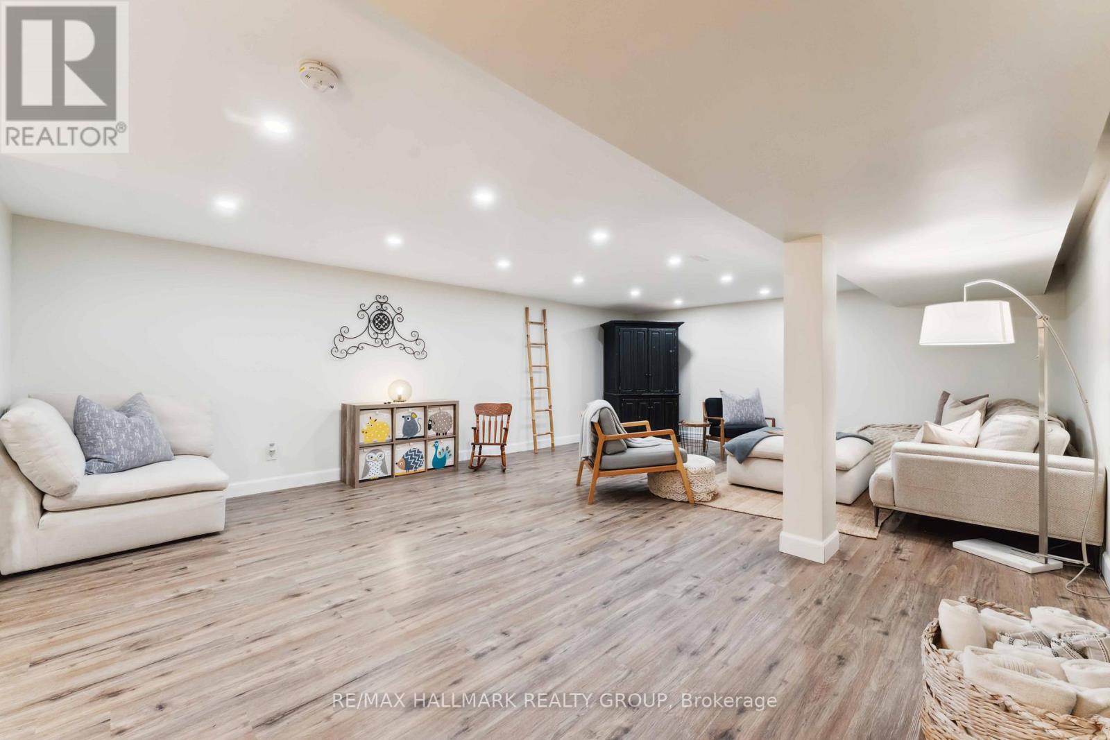 54 Lismer Crescent, Ottawa, Ontario  K2K 1A2 - Photo 22 - X12164633