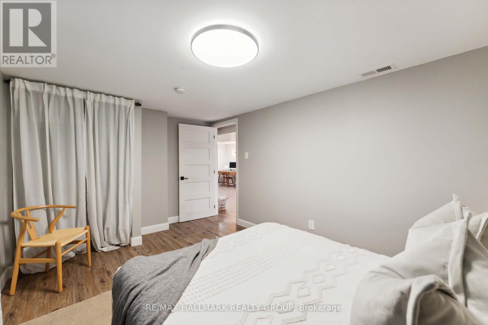 54 Lismer Crescent, Ottawa, Ontario  K2K 1A2 - Photo 29 - X12164633