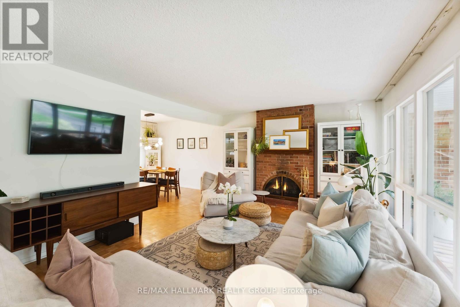 54 Lismer Crescent, Ottawa, Ontario  K2K 1A2 - Photo 5 - X12164633