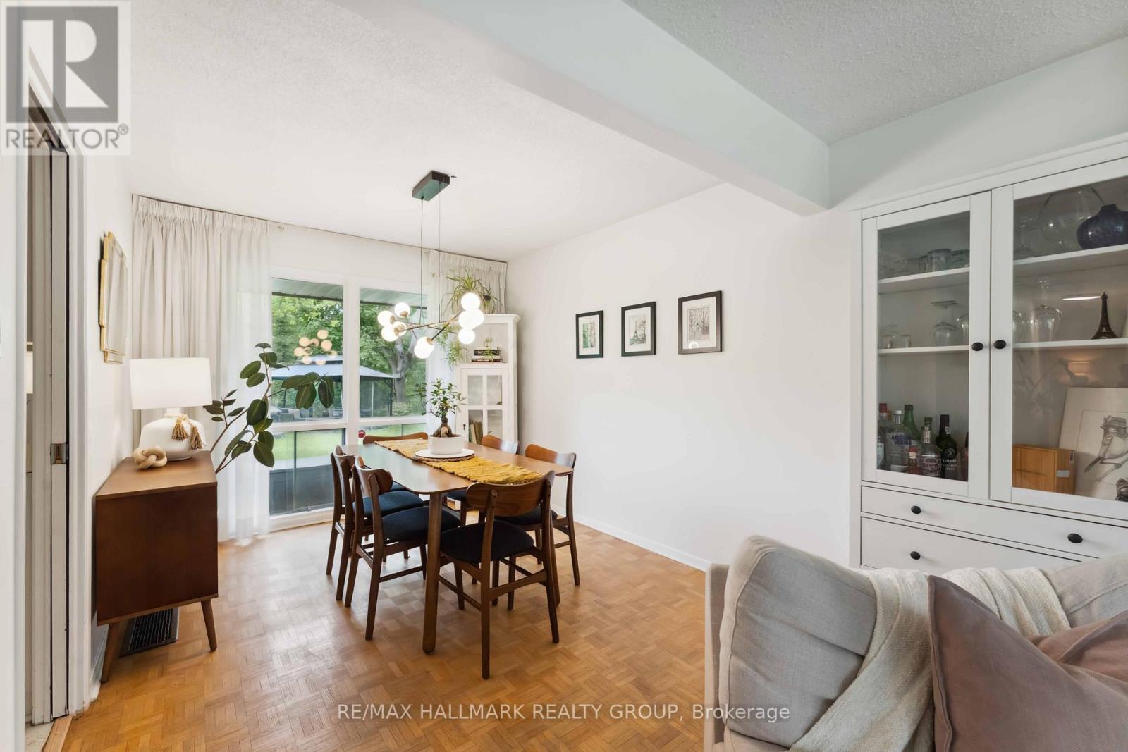 54 Lismer Crescent, Ottawa, Ontario  K2K 1A2 - Photo 6 - X12164633