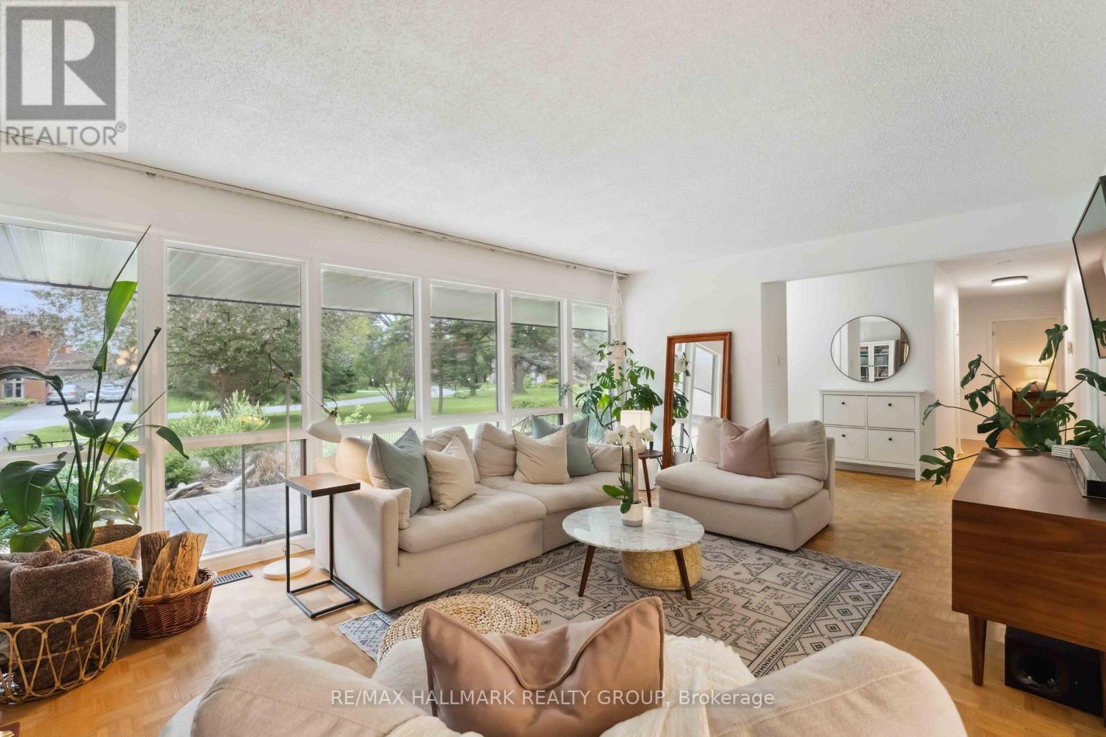 54 Lismer Crescent, Ottawa, Ontario  K2K 1A2 - Photo 7 - X12164633