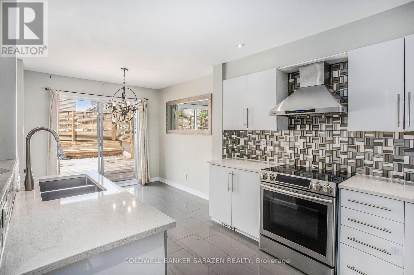 621 Clearbrook Drive, Ottawa, Ontario  K2J 5S2 - Photo 10 - X12164634