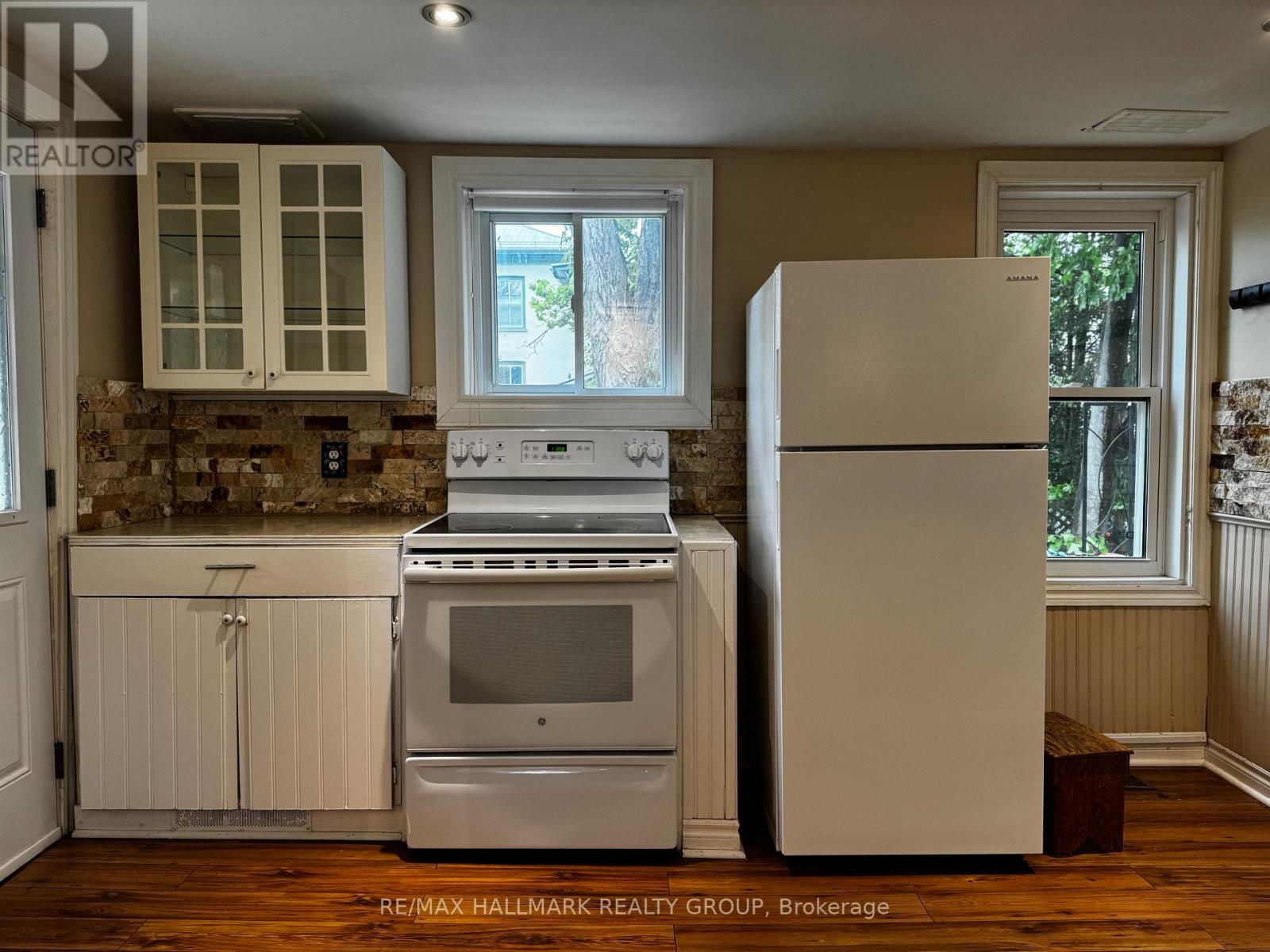 118 Wellington Street, Gananoque, Ontario  K7G 1B7 - Photo 21 - X12164635