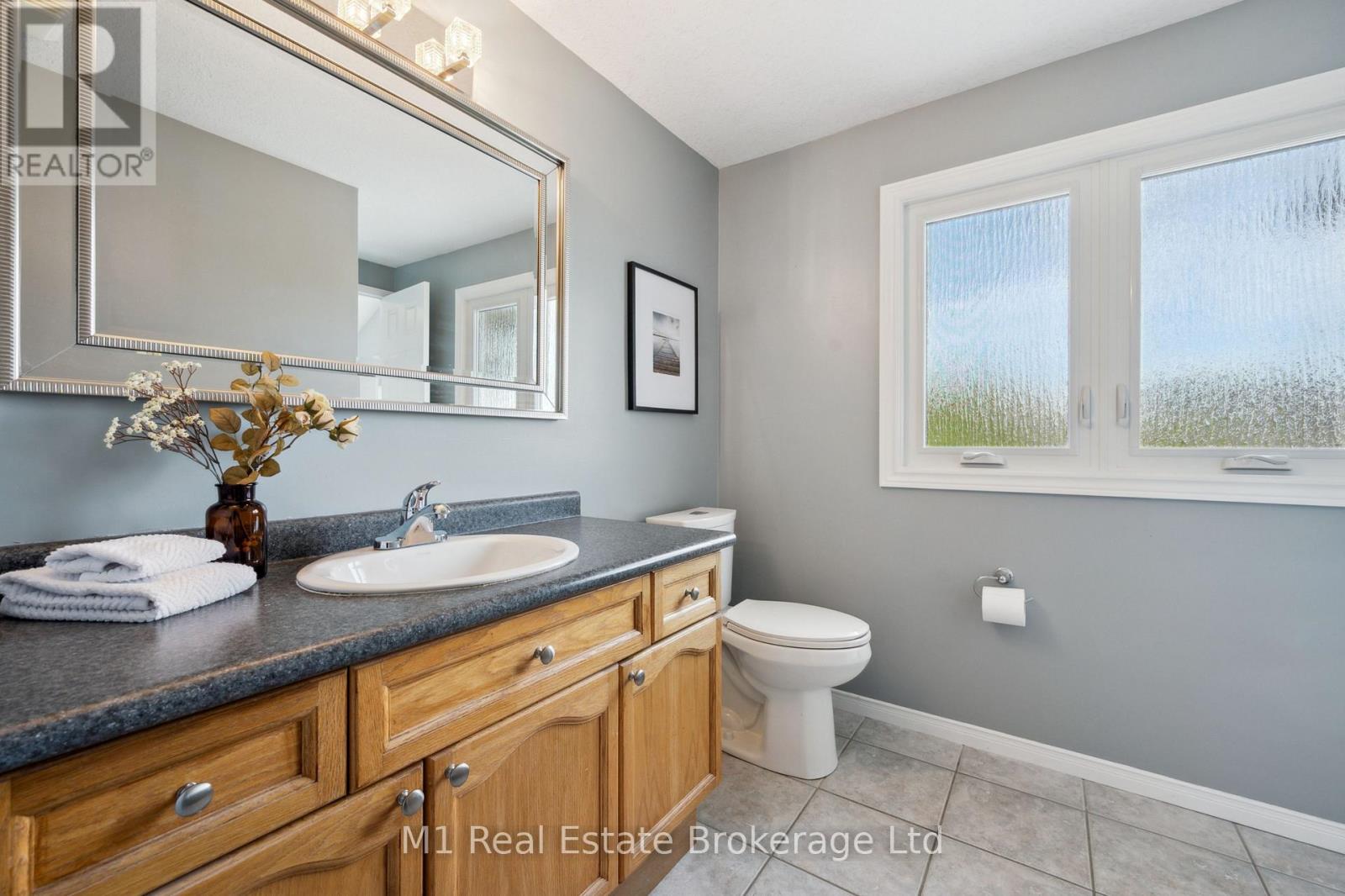 4 Sandcreek Lane, Guelph (Grange Road), Ontario  N1E 7K7 - Photo 29 - X12164652