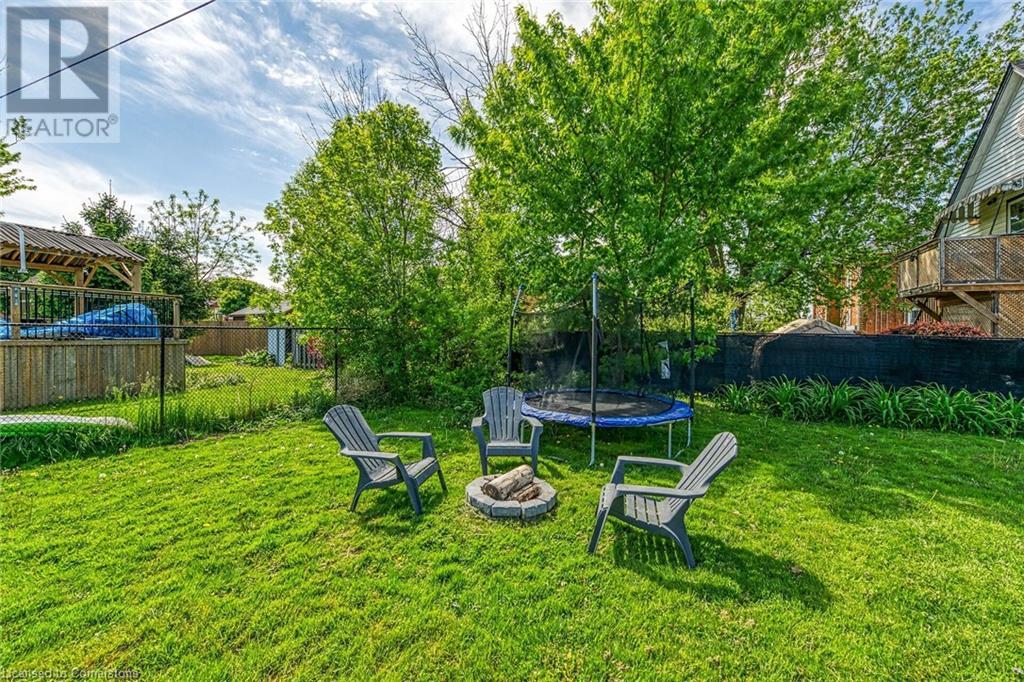 Property at 48 ALMA Street S image 3