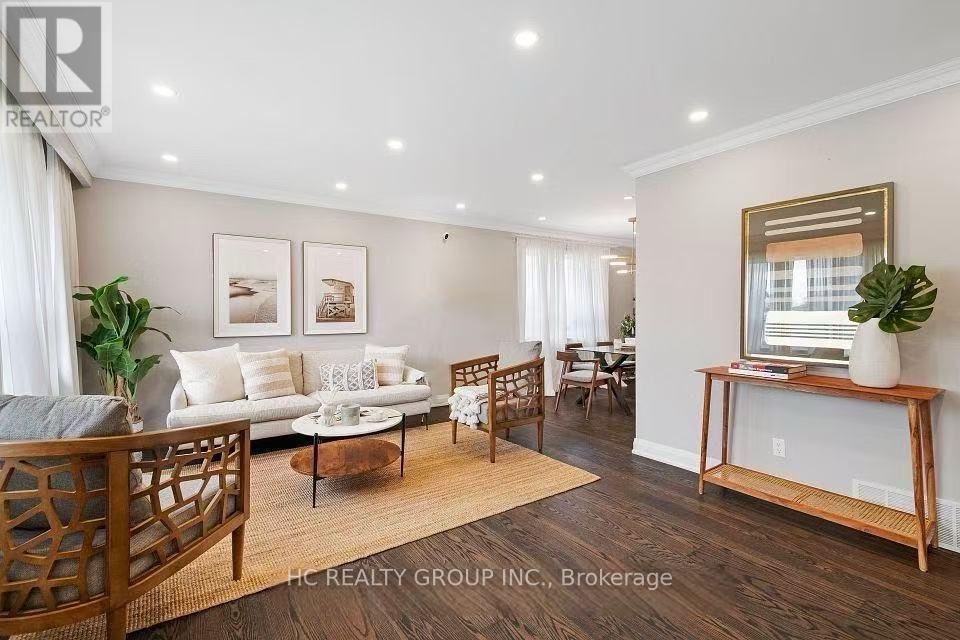 7 Ivanhoe Court, Toronto, Ontario  M1R 3G8 - Photo 2 - E12161373