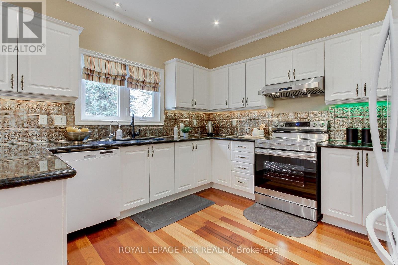 558 Lyman Boulevard, Newmarket, Ontario  L3X 1V8 - Photo 14 - N12079451