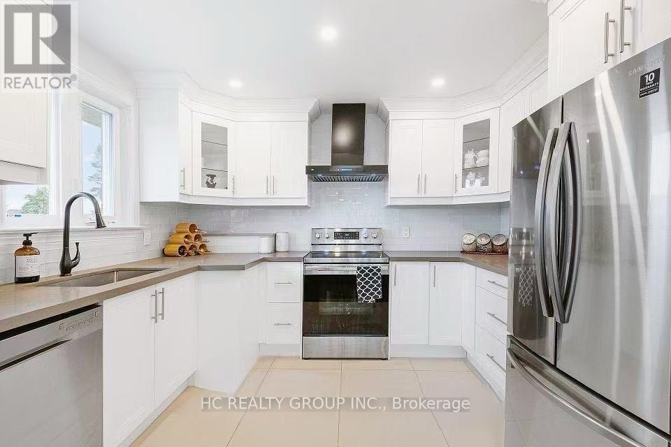7 Ivanhoe Court, Toronto, Ontario  M1R 3G8 - Photo 6 - E12161373