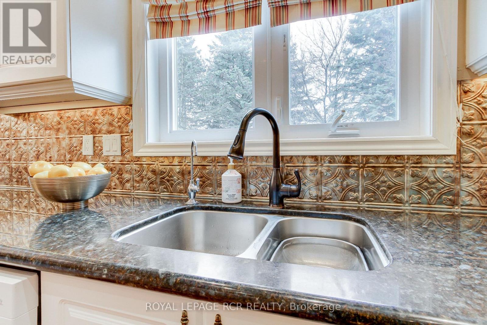 558 Lyman Boulevard, Newmarket (Stonehaven-Wyndham), Ontario  L3X 1V8 - Photo 15 - N12079451