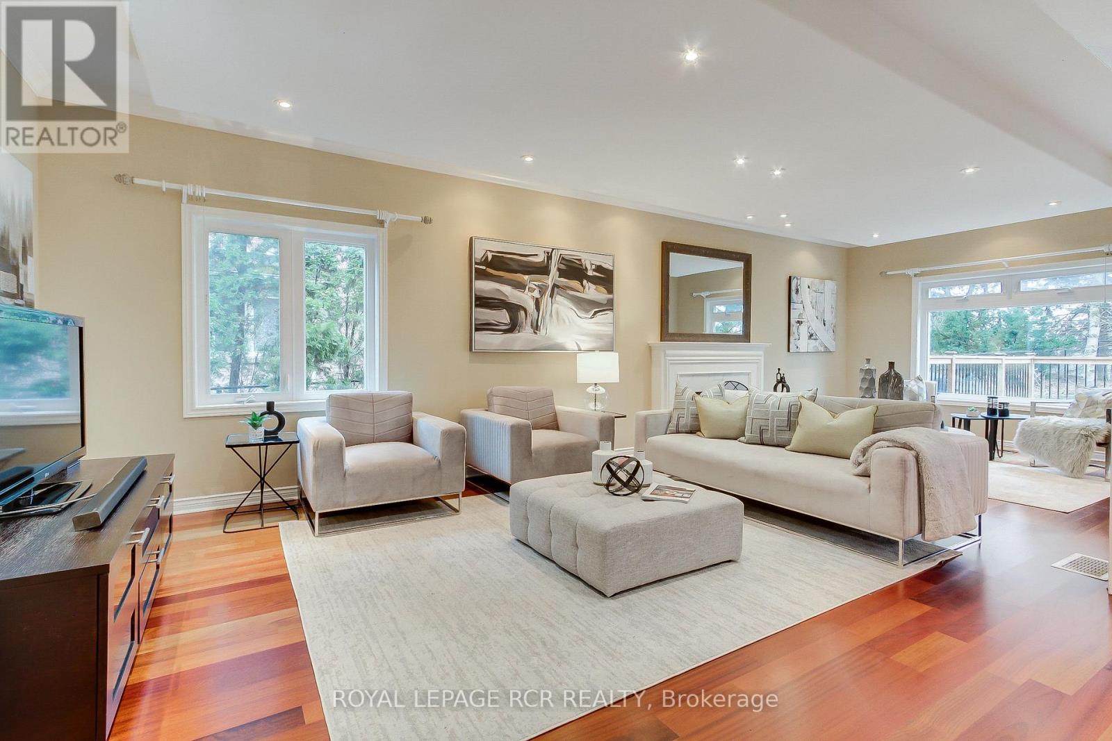 558 Lyman Boulevard, Newmarket (Stonehaven-Wyndham), Ontario  L3X 1V8 - Photo 5 - N12079451