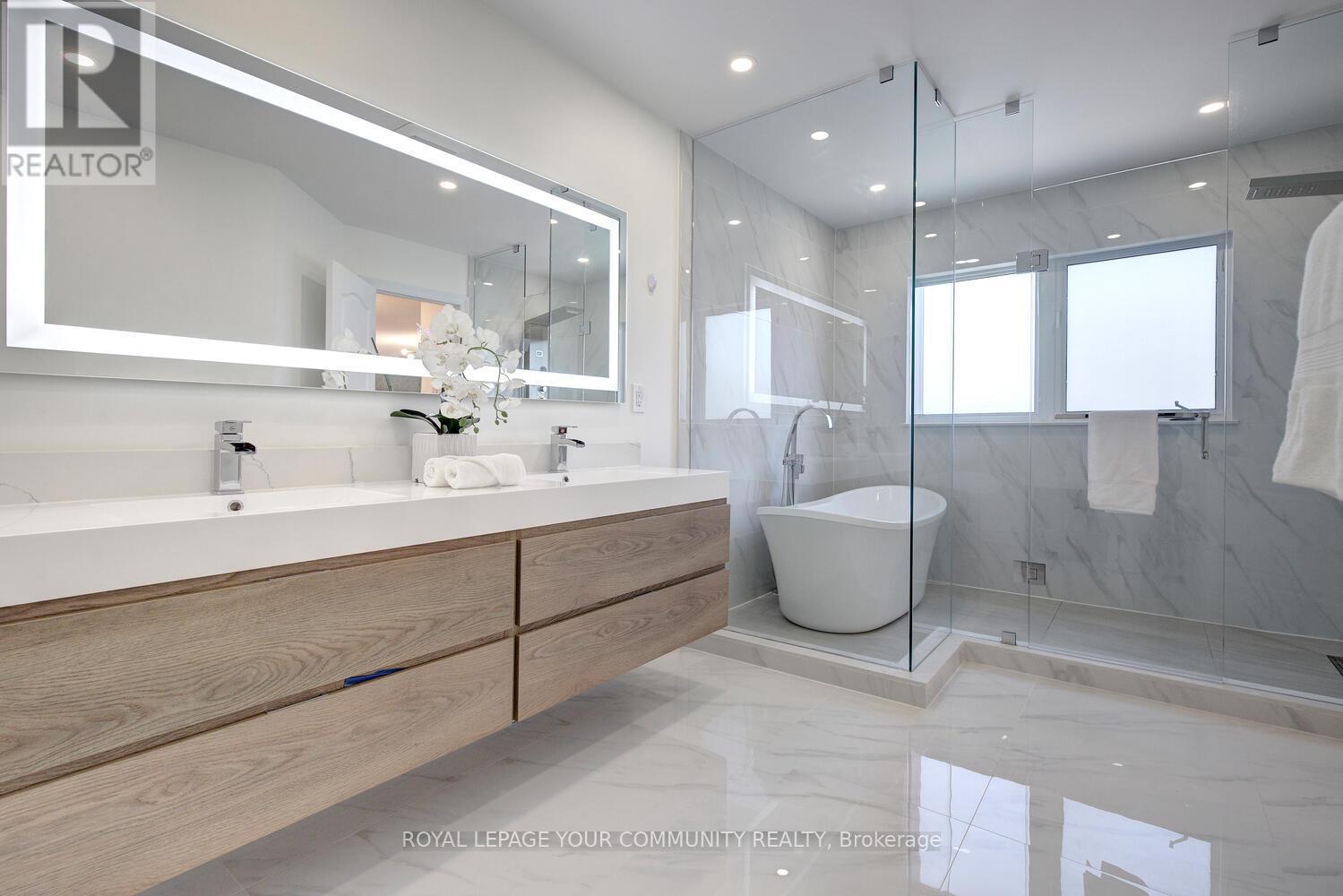 127 Golden Forest Road, Vaughan, Ontario  L6A 0S6 - Photo 30 - N12161381
