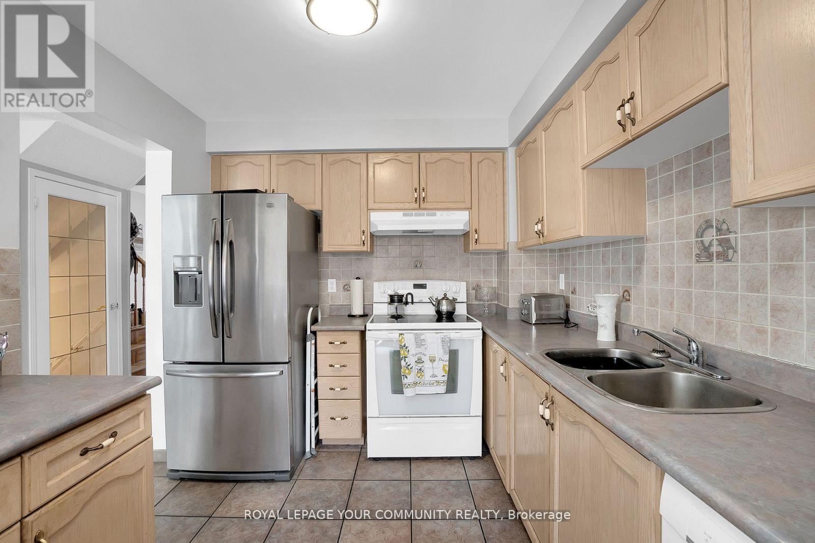 86 Islay Crescent, Vaughan, Ontario  L6A 2C1 - Photo 10 - N12161458